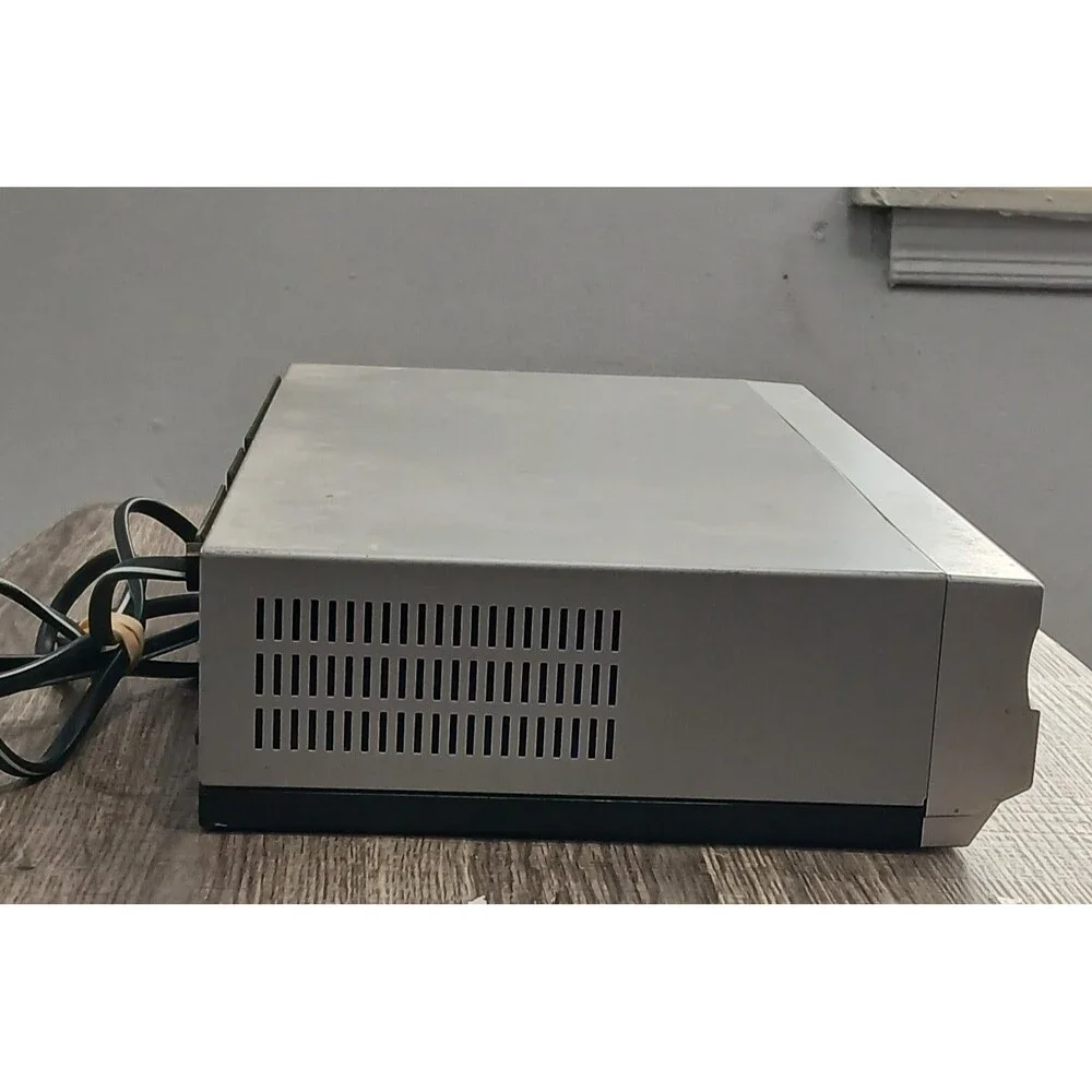 Samsung VCR DVD-V4600C. Silver. DVD/VHS Combo. PARTS ONLY. No Remote.